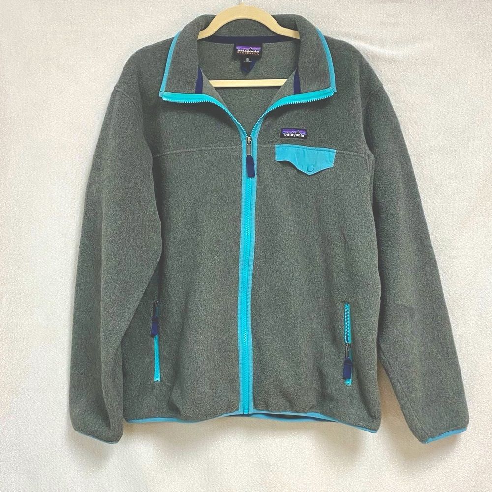 Patagonia Synchilla grey and teal blue full zip jacket. Only worn once!